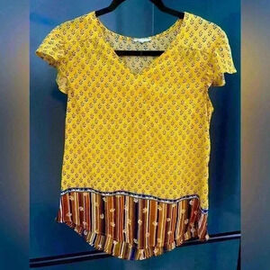 Maurice’s women’s yellow navy & floral pattern top lightweight cap sleeve size S